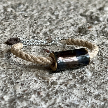 Minimalistyczna bransoletka z liny jutowej